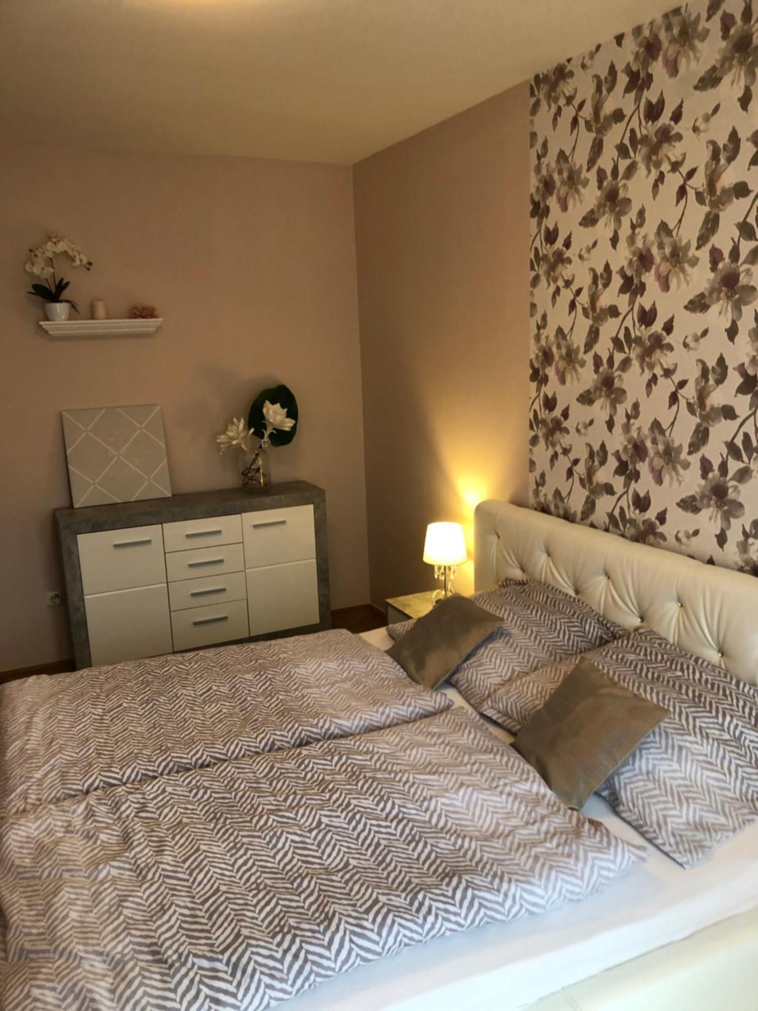 Szeged Gyoengye Apartment ภายนอก รูปภาพ