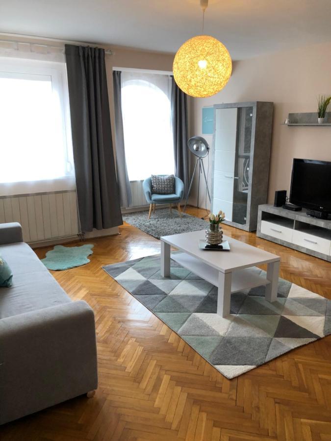 Szeged Gyoengye Apartment ภายนอก รูปภาพ