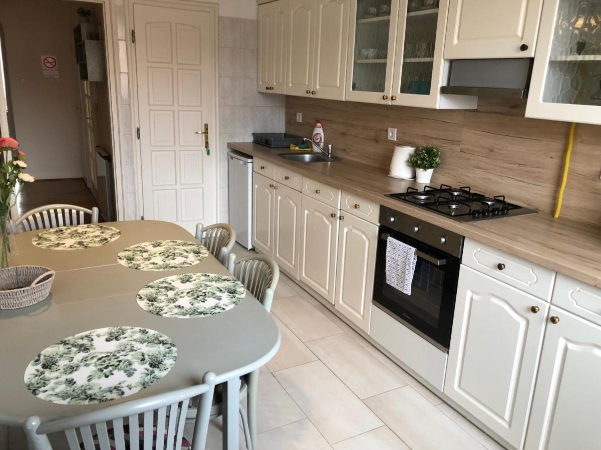 Szeged Gyoengye Apartment ภายนอก รูปภาพ