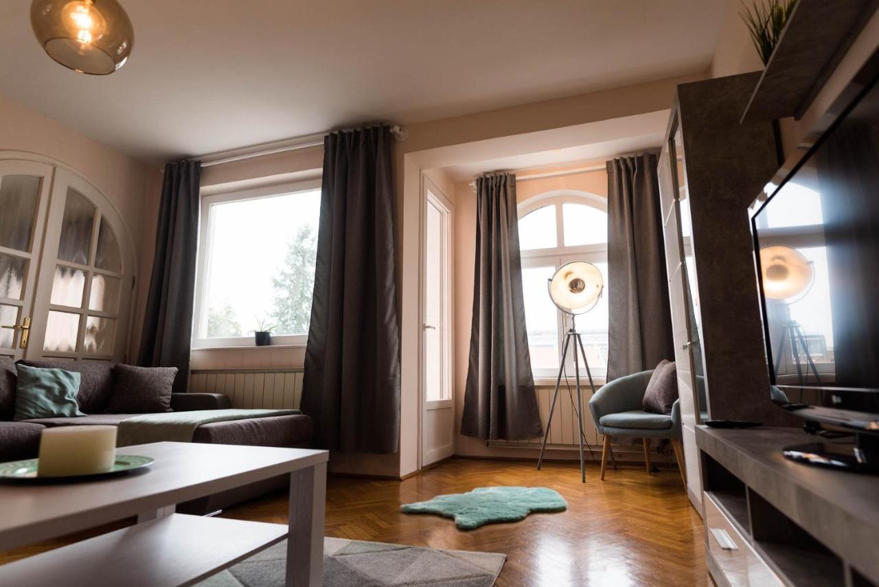 Szeged Gyoengye Apartment ภายนอก รูปภาพ