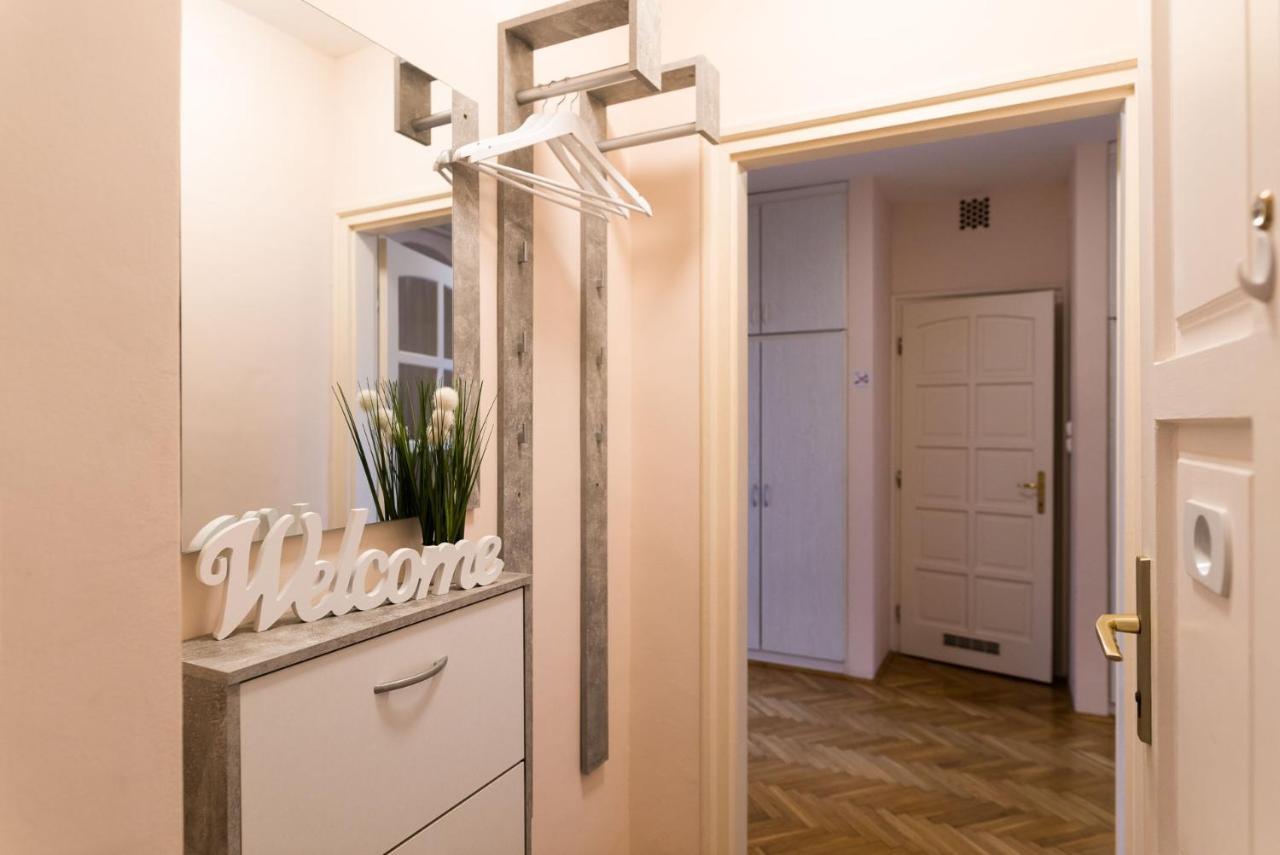 Szeged Gyoengye Apartment ภายนอก รูปภาพ